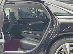 2022 Audi A8L 60 TFSIe quattro, чёрный — фото 9