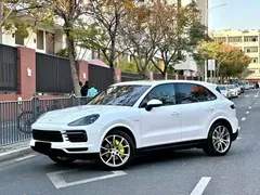 2023 Porsche Cayenne E-Hybrid 2.0T PHEV Platinum, белый — фото 1