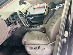 2022 Volkswagen Touareg 2.0TSI Ruishang, чёрный — фото 19