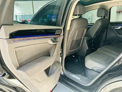 2022 Volkswagen Touareg 2.0TSI Ruishang, чёрный — фото 23