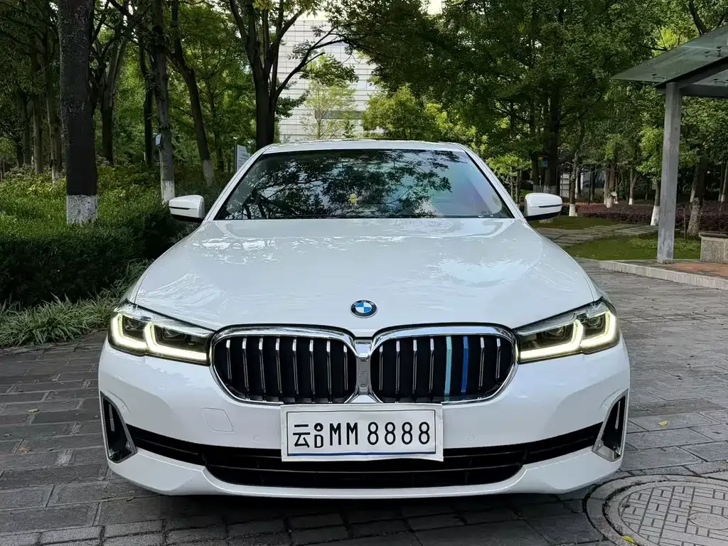 2022 BMW 5 Series 525Li M