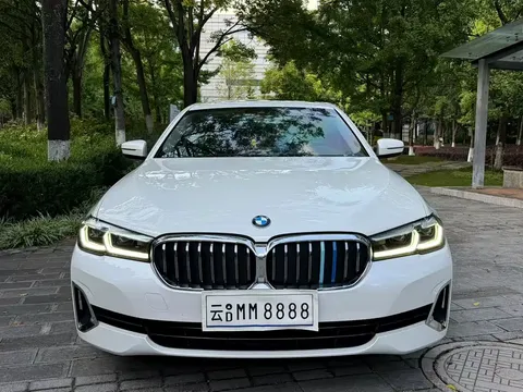 2022 BMW 5 Series 525Li M