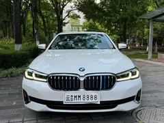 2022 BMW 5 Series 525Li M, белый — фото 1