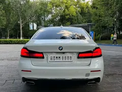 2022 BMW 5 Series 525Li M, белый — фото 4
