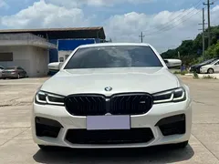 2021 BMW 5 Series 530Li Premium M Sport Package, белый — фото 2
