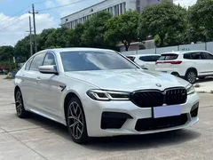 2021 BMW 5 Series 530Li Premium M Sport Package, белый — фото 3
