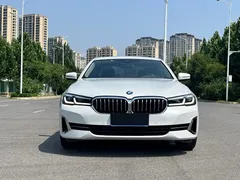 2022 BMW 5 Series 530Li, белый — фото 2