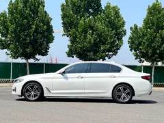 2022 BMW 5 Series 530Li, белый — фото 5