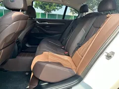 2022 BMW 5 Series 530Li, белый — фото 7