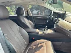 2022 BMW 5 Series 530Li, белый — фото 8
