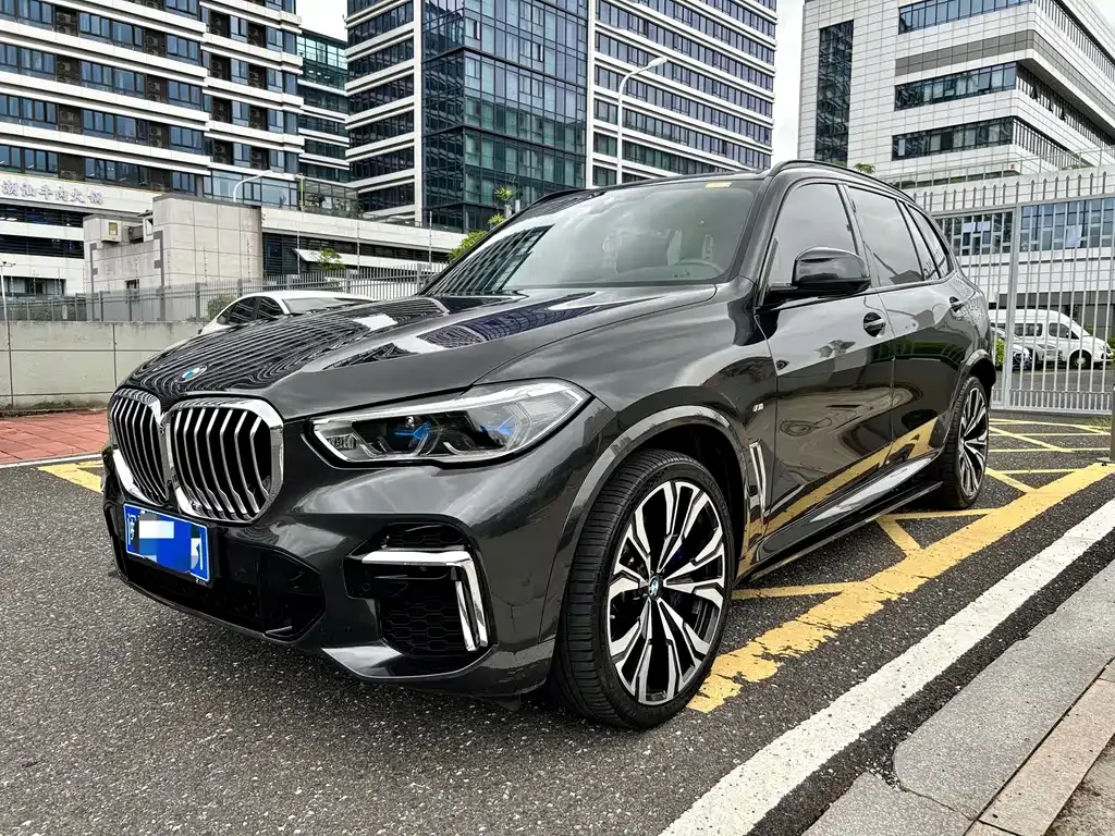 2022 BMW X5 40Li M