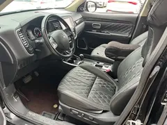 2020 Mitsubishi Outlander 2.0L 2WD 5, чёрный — фото 9