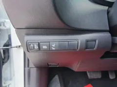 2022 Toyota Levin 185T CVT Luxury, белый — фото 8