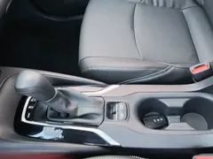 2022 Toyota Levin 185T CVT Luxury, белый — фото 16