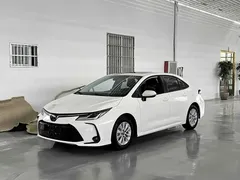 2021 Toyota Corolla TNGA 1.5L CVT Elite, белый — фото 1