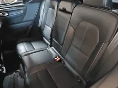 2022 Volvo XC40 T4 4WD Luxury, белый — фото 17