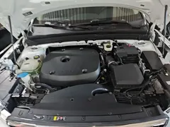 2022 Volvo XC40 T4 4WD Luxury, белый — фото 20