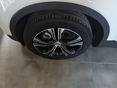 2022 Volvo XC40 T4 4WD Luxury, белый — фото 23