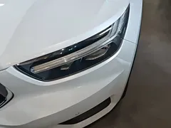 2022 Volvo XC40 T4 4WD Luxury, белый — фото 24