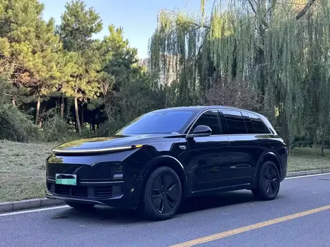 2023 Li Auto L8 Air