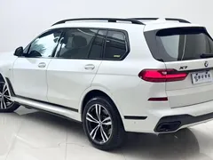 2020 BMW X7 xDrive40i M, белый — фото 11