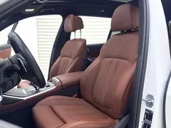 2020 BMW X7 xDrive40i M, белый — фото 21