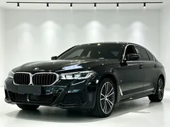 2022 BMW 5 Series 530Li M, чёрный — фото 4