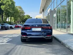 2019 BMW 7 Series 740Li xDrive Executive Luxury Package, синий — фото 6