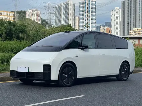 2025 Li Auto MEGA Ultra Smart Refresh