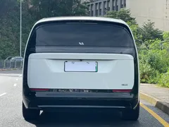 2025 Li Auto MEGA Ultra Smart Refresh, белый — фото 5