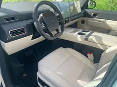 2025 Li Auto MEGA Ultra Smart Refresh, белый — фото 6