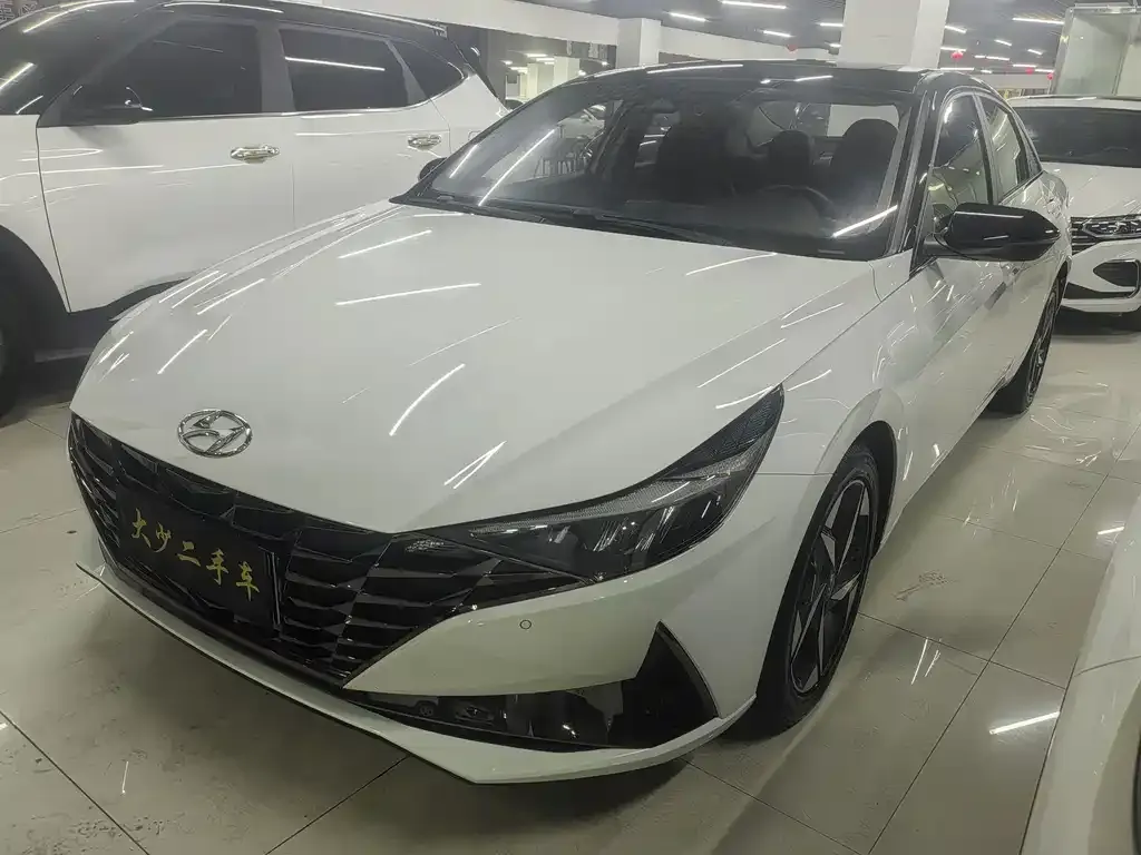 2022 Hyundai Elantra 1.5L CVT LUX Premium