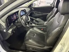 2022 Hyundai Elantra 1.5L CVT LUX Premium, белый — фото 6