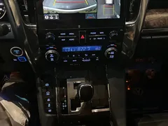 2020 Toyota Alphard Hybrid 2.5L Premium, белый — фото 18
