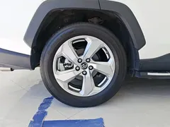 2020 Toyota RAV4 2.0L CVT 2WD Fashion, белый — фото 6