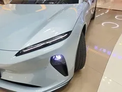 2024 Nio ET5T 75kWh Touring, синий — фото 24