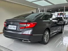 2018 Honda Accord 260TURBO Elite VI — фото 16