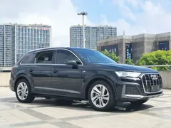 2023 Audi Q7 45 TFSI quattro S line, чёрный — фото 3