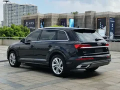 2023 Audi Q7 45 TFSI quattro S line, чёрный — фото 6
