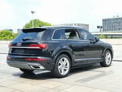2023 Audi Q7 45 TFSI quattro S line, чёрный — фото 7