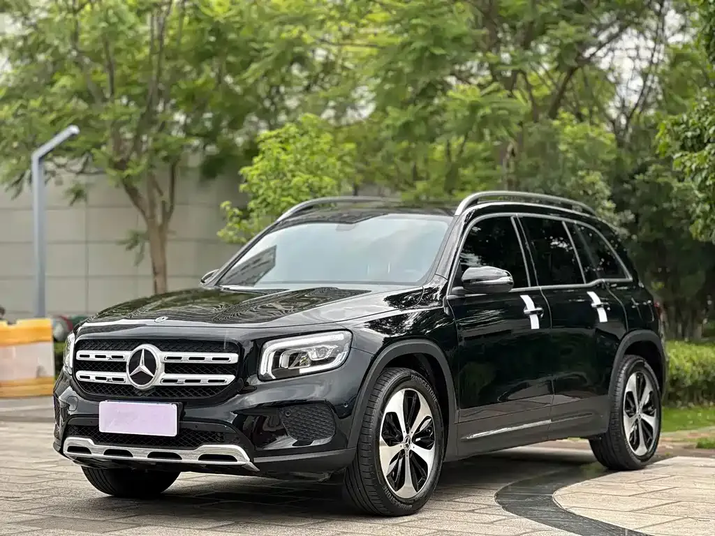 2023 Mercedes-Benz GLB 220