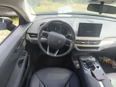 2023 Hongqi E-QM5, чёрный — фото 15