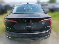 2023 Hongqi E-QM5, чёрный — фото 8