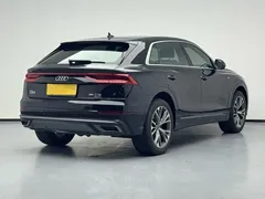 2021 Audi Q8 55 TFSI, чёрный — фото 17