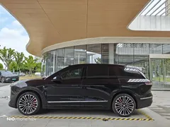 2026 Nio ES8 6-seat Executive Signature, чёрный — фото 2