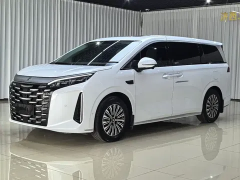 2025 BYD Xia DM-i 1.5T 180km