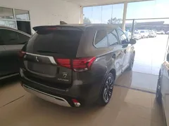 2020 Mitsubishi Outlander 2.0L 2WD 5 — фото 3