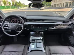 2022 Audi A8L 50 TFSI quattro, чёрный — фото 17