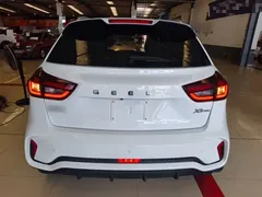2021 Geely Vision X3 1.5L CVT Premium, белый — фото 6