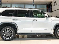 2023 Toyota Sequoia 3.5T, белый — фото 4